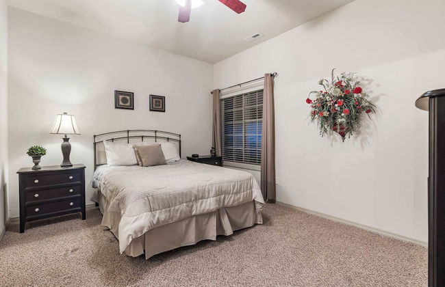 Silver Dollar Hideaway in Stonebridge Community - Photo 2