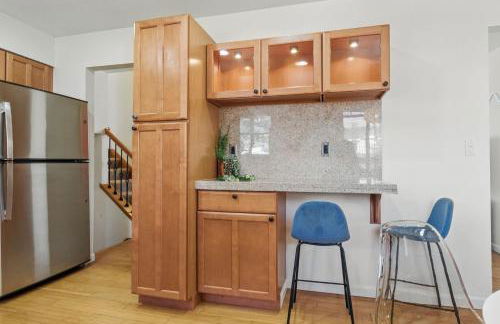 Spacious 4BD - Backyard BBQ, Fire Pit & Mini Golf - Foto 8