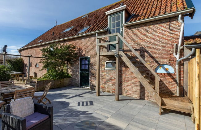 Welcoming Holiday Home With Garden - Photo 25