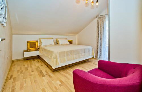 ISLAND HVAR LUXE Holiday Villa Maslina with Beach - Photo 13