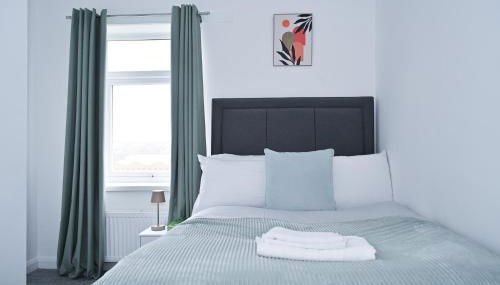 Contractor-Friendly 3Bed & Holiday Let - Walk to Metro - Free Driveway Parking, Sleeps 6 - Close to City Centre - Foto 5, towels