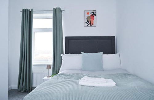 Contractor-Friendly 3Bed & Holiday Let - Walk to Metro - Free Driveway Parking, Sleeps 6 - Close to City Centre - Foto 5