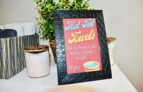 Soak n Stroll 2 State St Casino Firepit Dogs OK - Foto 28