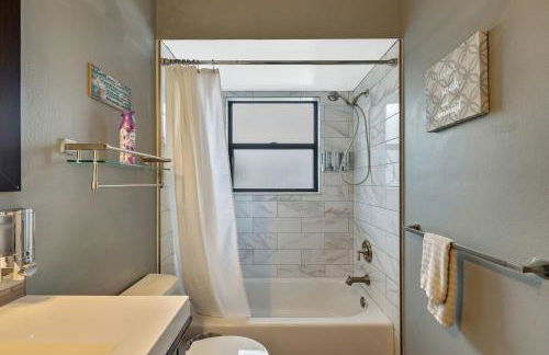 Exquisite Lakefront Pool House Awaits Pool 10 PPL - Foto 53