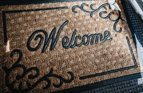 Waterfront 2 Bed Apartment - Free Parking & Wi-Fi - Foto 45