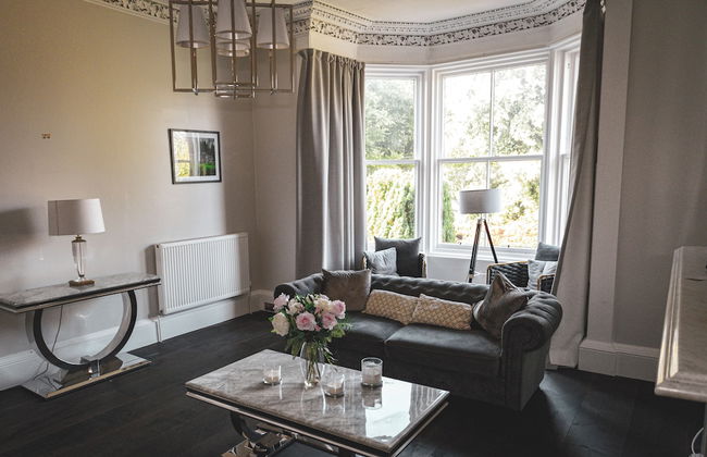 Spacious 4 Bedroom Flat in Stirling - Photo 6