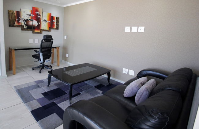 Sandton Smart Apartment Sixteen - Photo 18