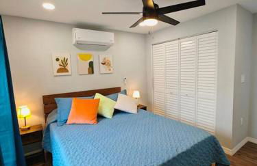 Lovely unit central location - Photo 3