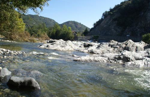 Lovely house with grass garden, shared swimmingpool, next to the river Ardèche - Foto 26