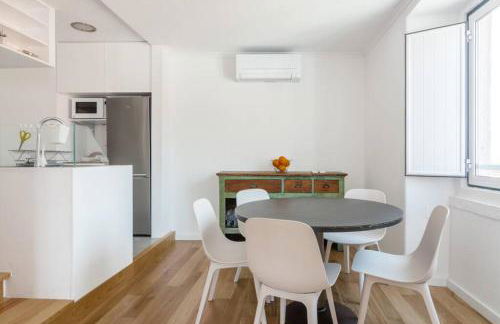 Beautiful Apartment with View of the Tagus River - Photo 8