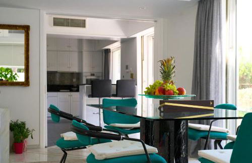 Luxury Villa with Pool, BBQ & Garden in Vouliagmeni - Foto 57