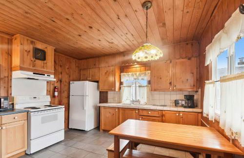 Lakefront Cottages 4 & 5 - 6BR Retreat for 12 - Foto 3