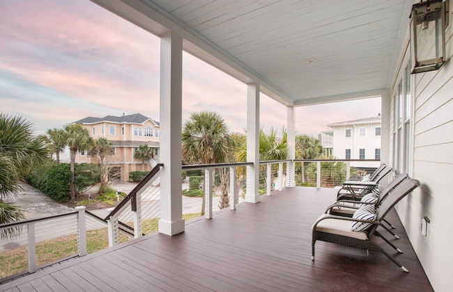 1blck to Beach, Pool, Firepit, Outdoor Kitchen, Game Room Pelican by Avantstay - Foto 28