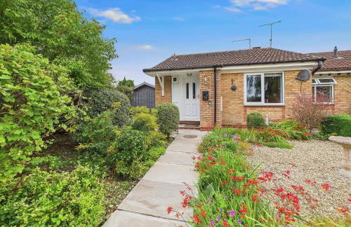 Bijou Abode- bungalow with free private parking - Foto 18