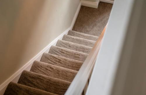 Pass The Keys Picture Perfect Haven in Didsbury Village - Free Parking & EV Station - Photo 44