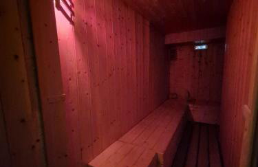 Beautiful 5-Bedroom home with Free Parking - Foto 11