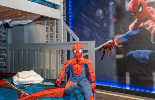 4BR Lakefront - Themed Rooms - Pool & BBQ! - Foto 80