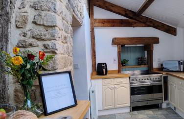 The Old Post Office Spacious 3-Bed Cottage in North Perrott - Photo 13