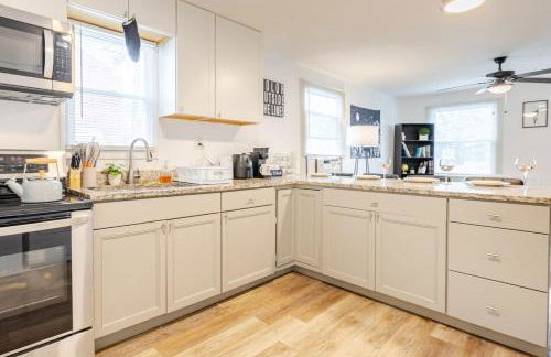 Comfortable 2 Bedroom Near Downtown Atl Sleeps 4 Free Parking - Foto 24