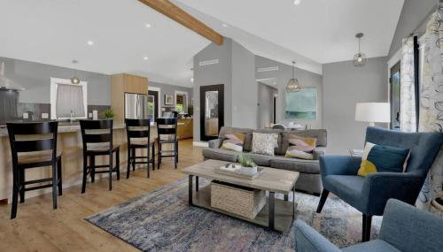 Alcove: Steps to Main St.-high End Home W/hot-tub! - Foto 3