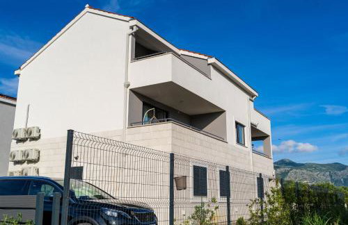 Olive Family house - Photo 33