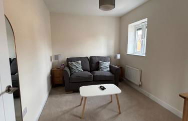 Comfortable 4BR stay in Bourne, Free Parking, Sleeps 7, Families & Contractors Welcome - Foto 20
