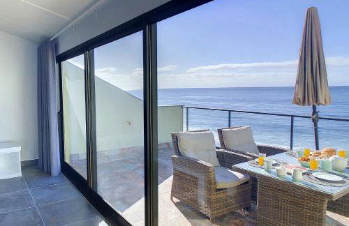 On the Wave by LovelyStay - Photo 2