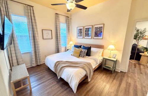 The Citrus Suite Near UF Shands Downtown - Photo 2