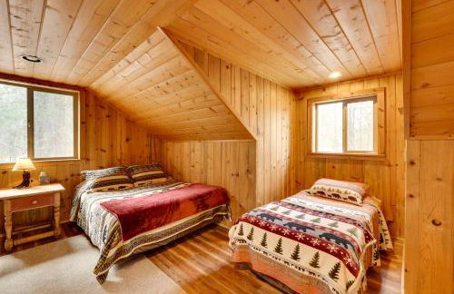 Pet-Friendly House with Deck Near Crater Lake! - Foto 42