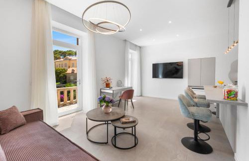 Adam and Cupid - Foto 1