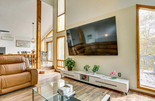 Luxury Home with Game Room, 4 Mi to Bushkill Falls! - Foto 7