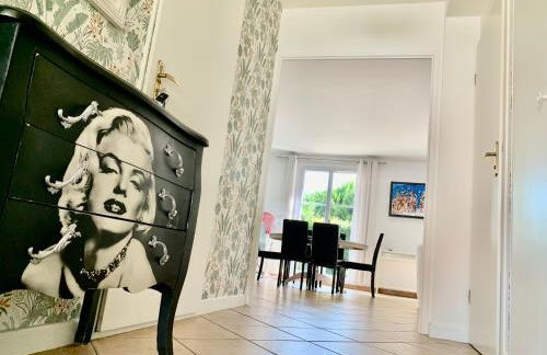 DISNEY & PARIS Happy Villa for 10 persons with Private Garden & Terrace 4 bedrooms, 3 bathrooms FIBER Wifi Netflix & free Parking - Foto 8