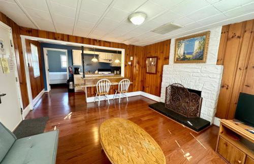 Cottage 8Lees Ford Marina - Photo 8