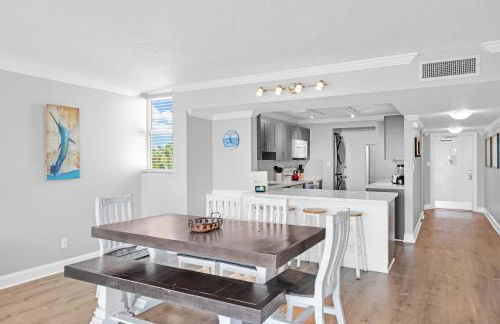 Eleuthera - 2x2 Fully Updated Old Town Waterfront Corner Condo - Photo 12