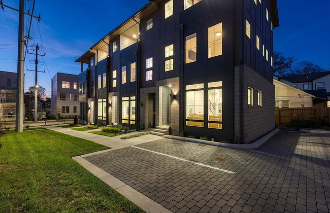 The Stage by Avantstay Chic 4bdr w Covered Balcony Modern Newly Built - Photo 39