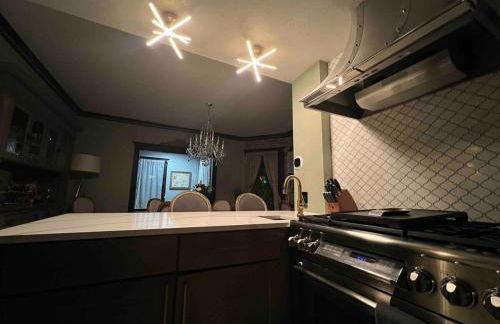 4 BR Luxurious-Gem Mansion in Heart of Denver - Foto 53