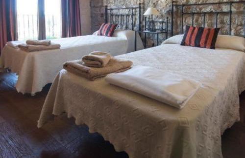 Castillo Eugenio - Photo 6