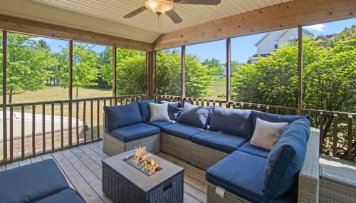 Delight: Bold & Bougie! Sleeps 12! Downtown Boyne - Foto 3