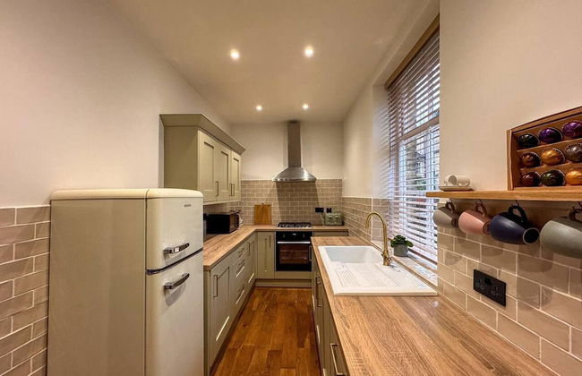 Captivating 3-bed Cottage in Saltaire - Foto 13