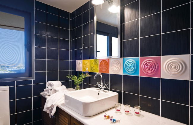 Chloe Seafront Villa - Photo 22