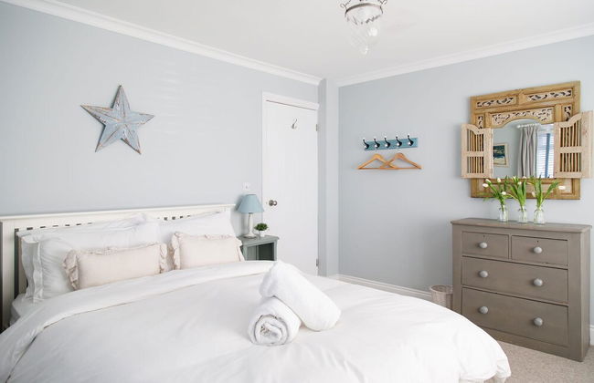 4BR Beach House Sleeps 10 - 5 Mins Walk to the Sea - Foto 62