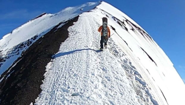Salendo fino alla cima del vulcano Lonquimay