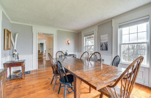 Lakefront Cayuga Retreat with Private Deck and Hot Tub - Foto 11