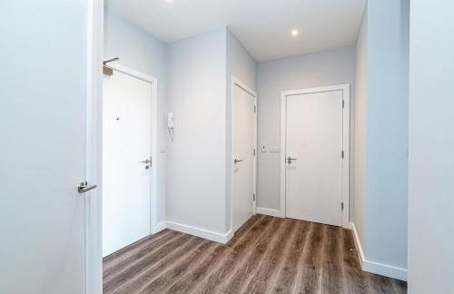 #94 Lux Crosby Gardens Apartment - 10 mins to Crosby Beach - Sleeps 4 - " Perfect for Business travelers and Small Families - Free Parking" - Foto 16