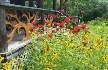 Deer Valley Retreat, Lovely Log Cabin with Fireplace & Garden Views- Perfect for a Relaxing Getaway! - Foto 17