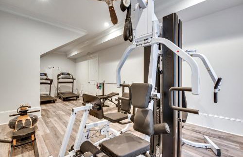 Sprawling Suwanee Home Theater, Pool, Hot Tub! - Foto 38