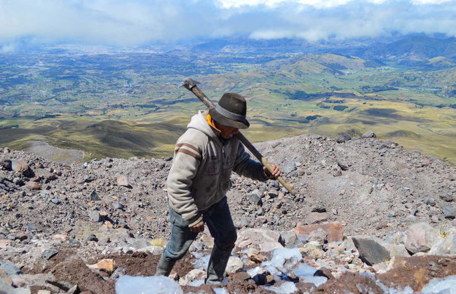 Hiking to the Chimborazo Volcano Ice Mine - Foto 7
