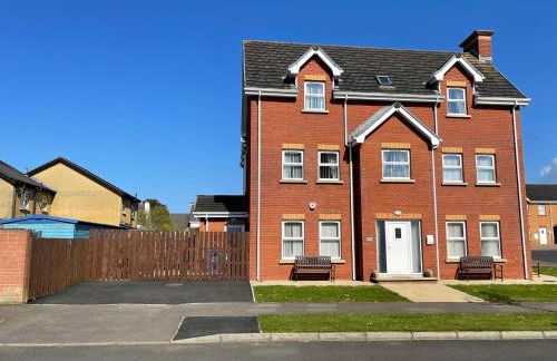 Luxury Portrush Holiday Homes - The Grove, Portrush Sleeps 14 - 6 bedrooms - Foto 1