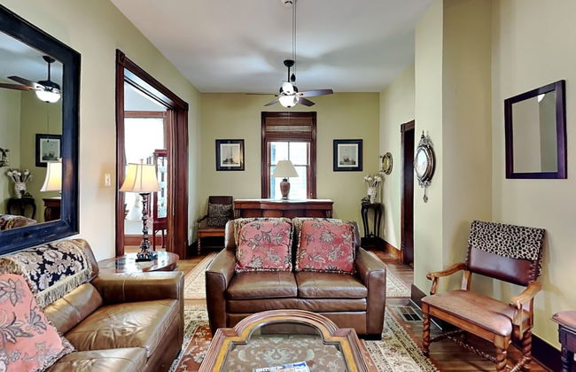 Historic Elegance - Photo 14