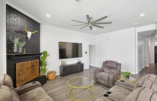 5BR Holiday Getaway in DeSoto with Pool, Hot Tub & Cinema - Foto 18